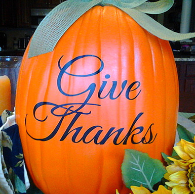 Thanksgiving Party Crafts: Give Thanks Vinyl Decals #PreppyPlanner