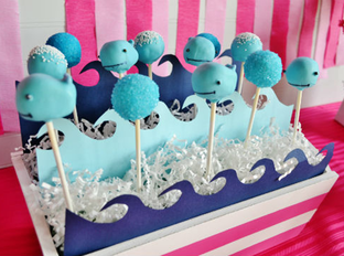 adorable whale pops perfect for any preppy pool party @thepartywagon #PreppyPlanner
