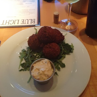 Charlottesville Restaurant Week at Blue Light Grill: Goat Cheese & Lump Crab Hushpuppies with Pimento Cheese #PreppyPlanner